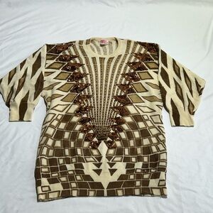 Uwen Forest              Geometric Patterned Sweater in Brown and Cream
